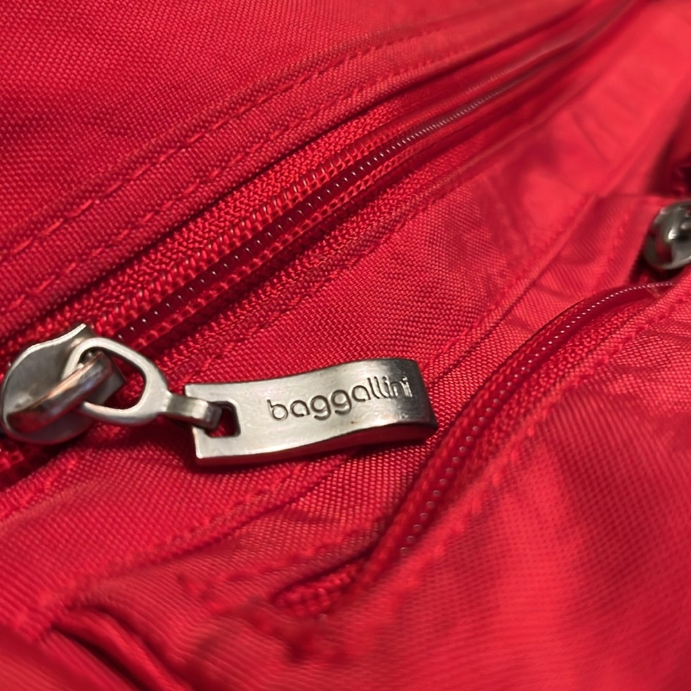 baggallini Shoulder Bag - Picture 12 of 14